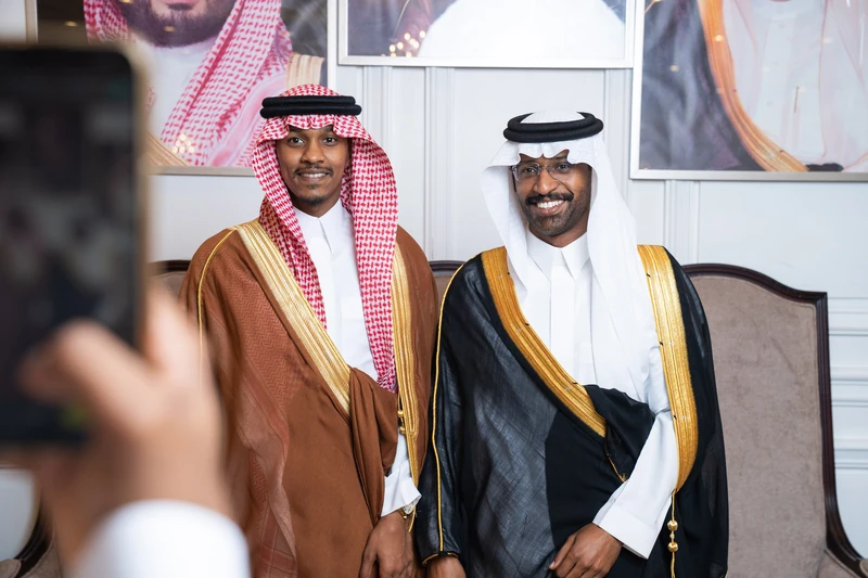 لحظة عفوية أثناء التصوير